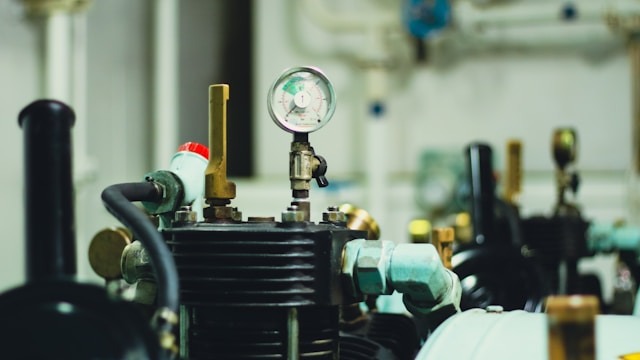 Ajuste de presión en compresores para un acabado perfecto